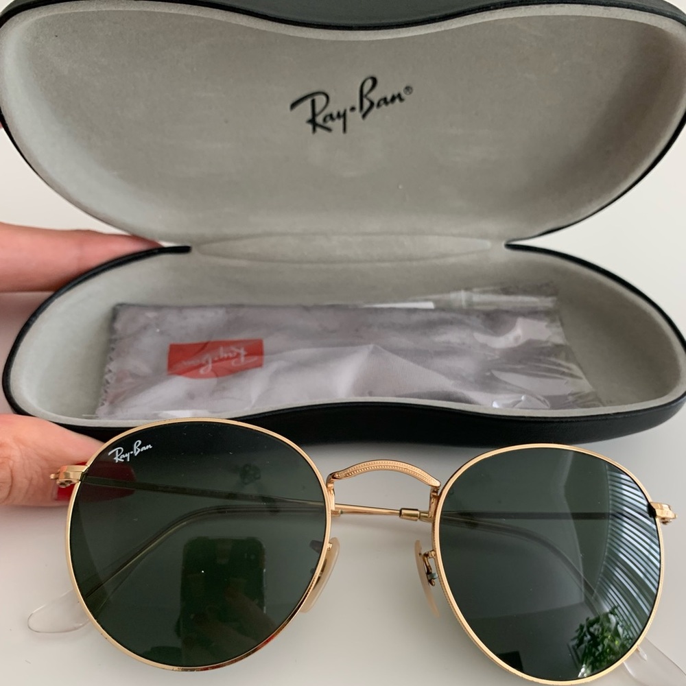 Ray-Ban’s Best Seller Round Classic Sunglasses